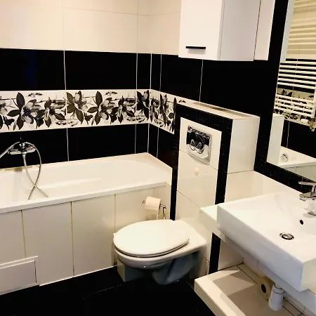 Mieszkanie Z Ogrodkiem 弗罗茨瓦夫