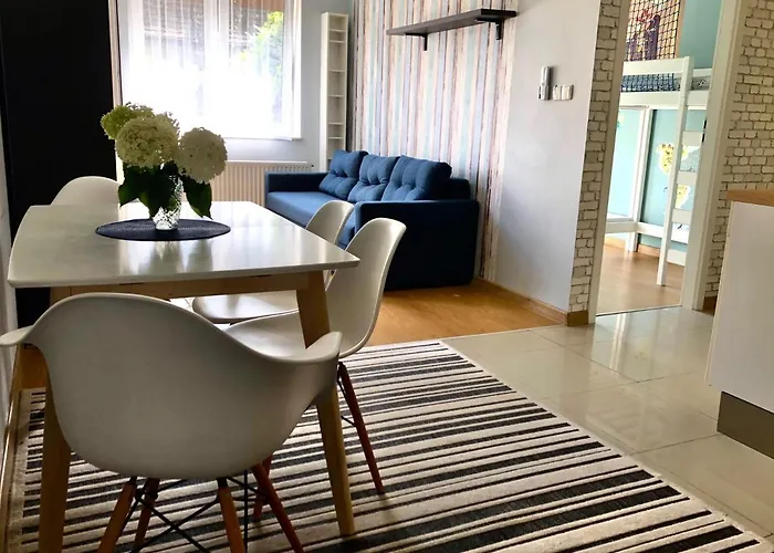 Mieszkanie Z Ogrodkiem * 브로츠와프